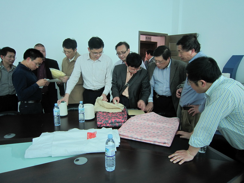 韦德（中国）教授参观对接企业